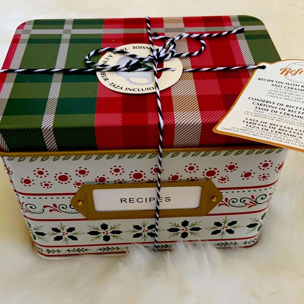 Recipe tin with recipe cards and bonus mug
